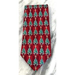 Vtg FN Men Necktie Christmas Trees Red Green 100% Silk Hand Sewn Holiday Festive